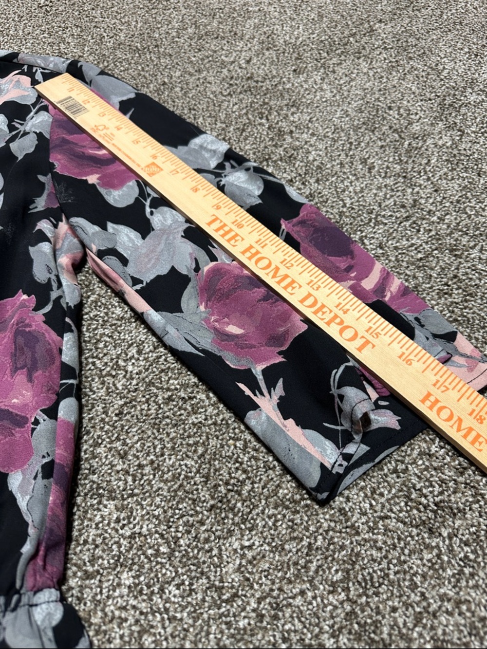 Lulu’s what’s bloomin floral print romper with 3/4 bell sleeves small - Picture 4 of 8